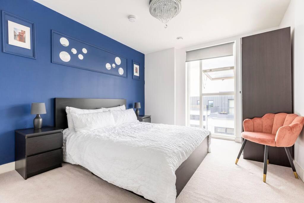 Stylish & Comfortable Top-Floor Flat In Harrow London Eksteriør billede